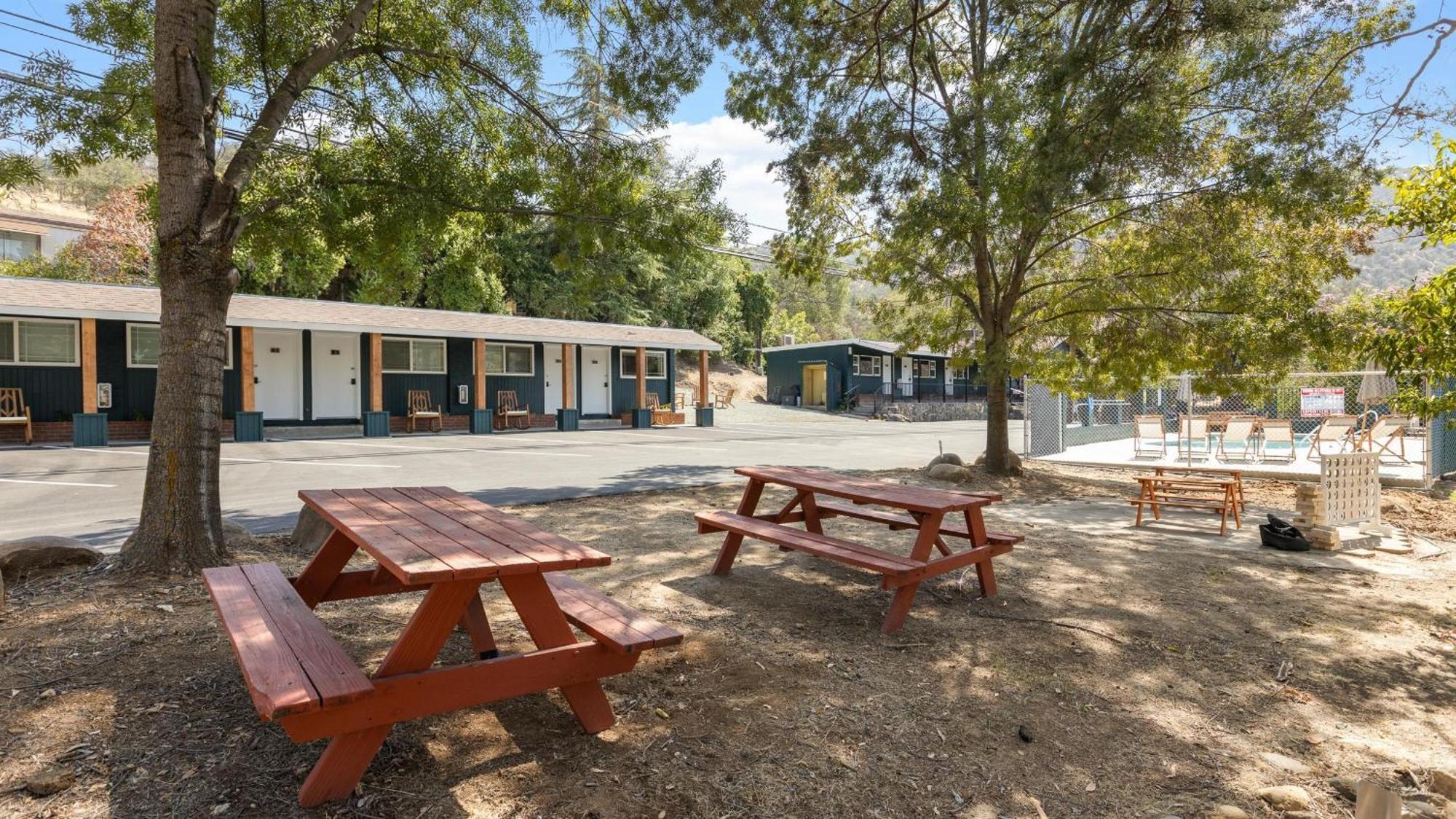 The Charlotte Sequoia Motel R2 Трі-Риверс Екстер'єр фото